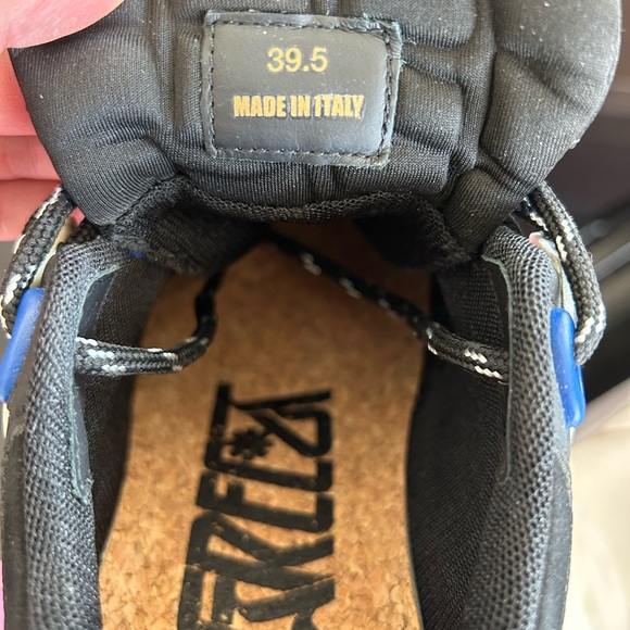 Versace Trigeca low top sneakers NWT 39.5 - Picture 11 of 12